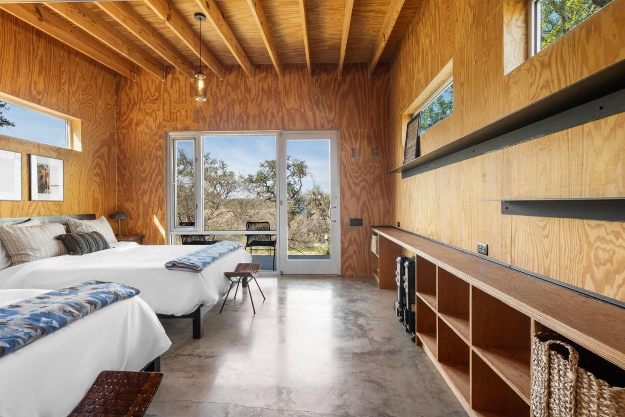 Lazo House - Riverfront With Overlooking Llano River Exterior photo