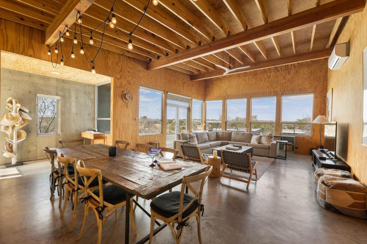 Lazo House - Riverfront With Overlooking Llano River Exterior photo