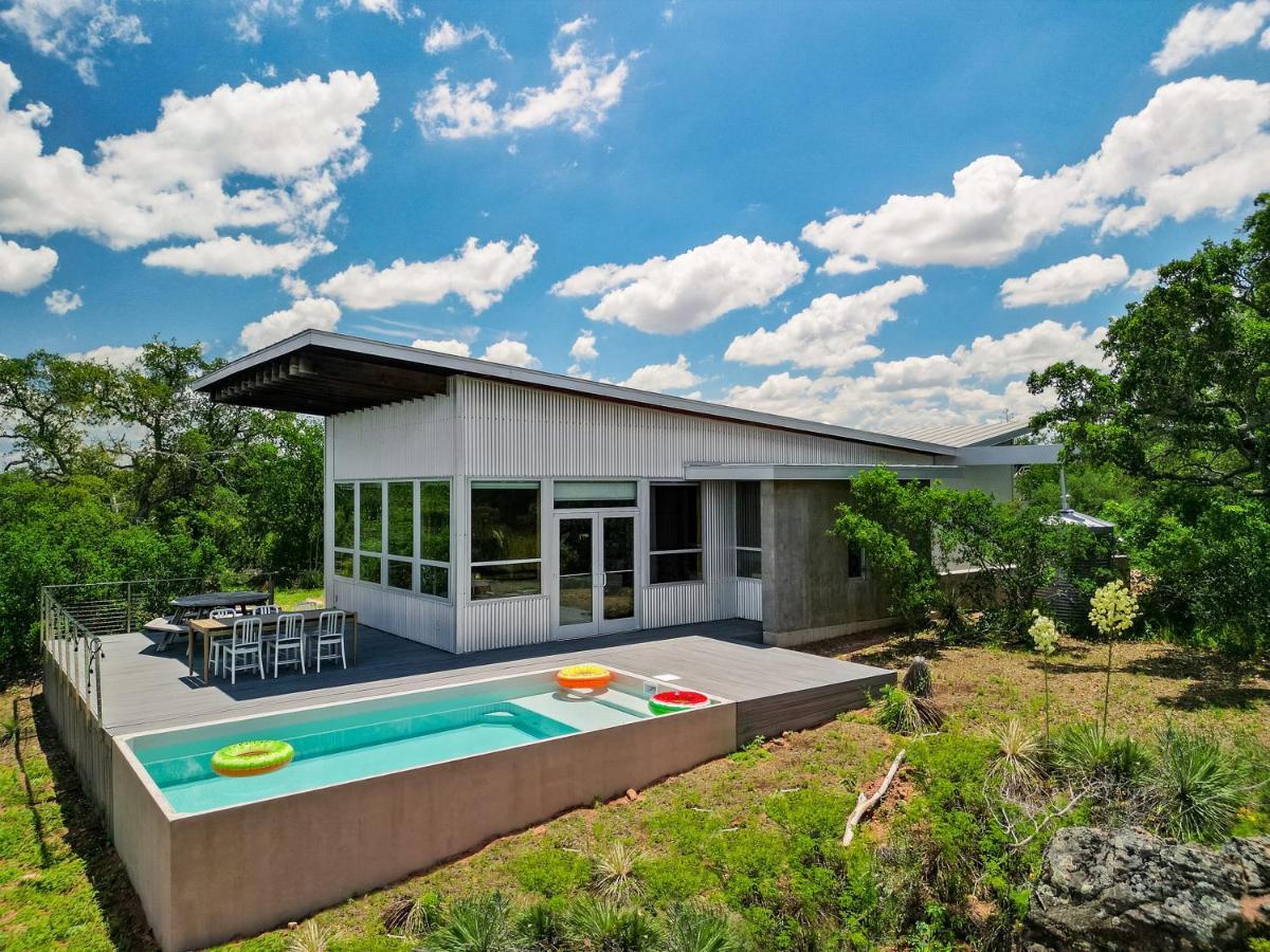 Lazo House - Riverfront With Overlooking Llano River Exterior photo