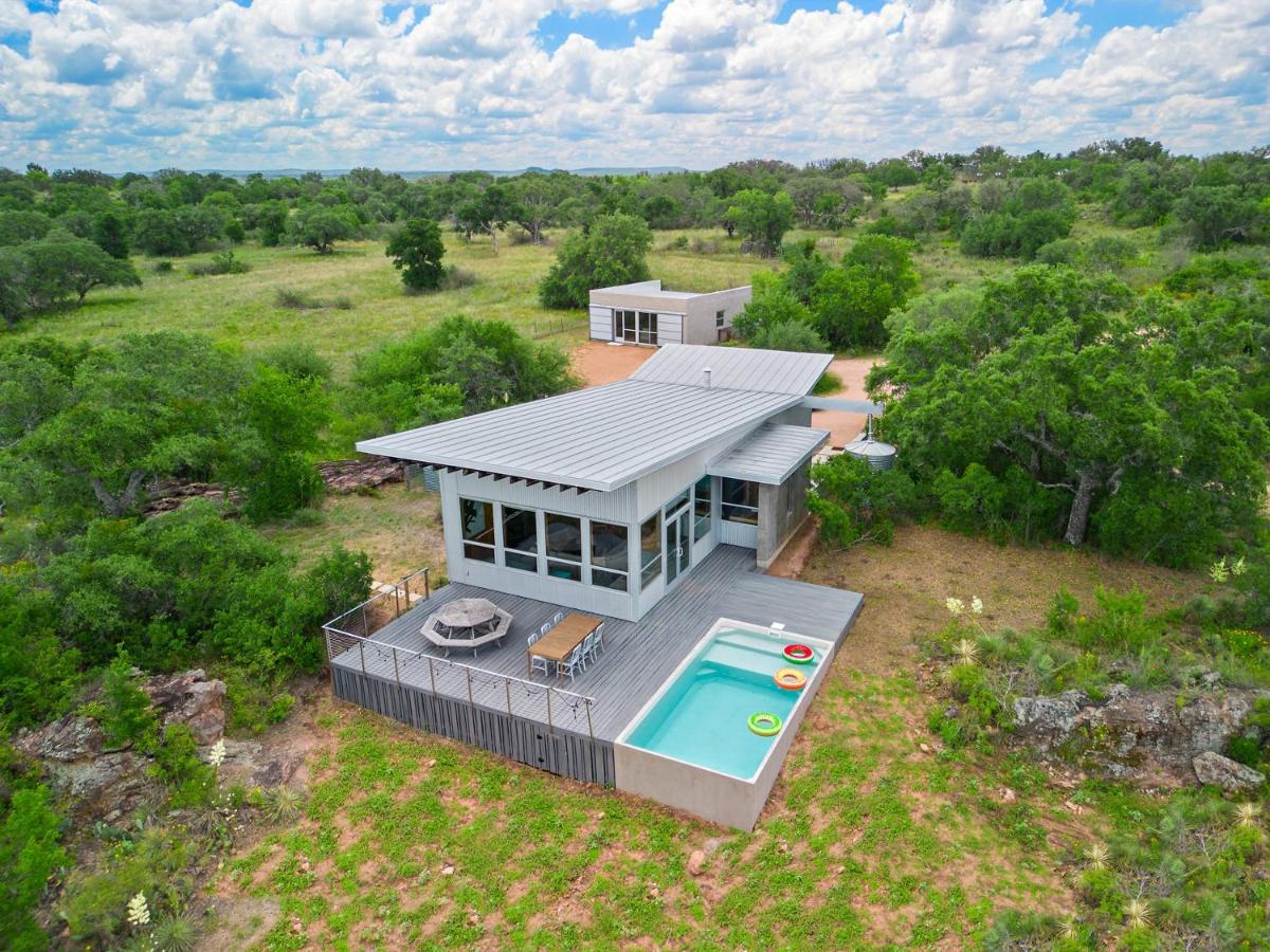 Lazo House - Riverfront With Overlooking Llano River Exterior photo