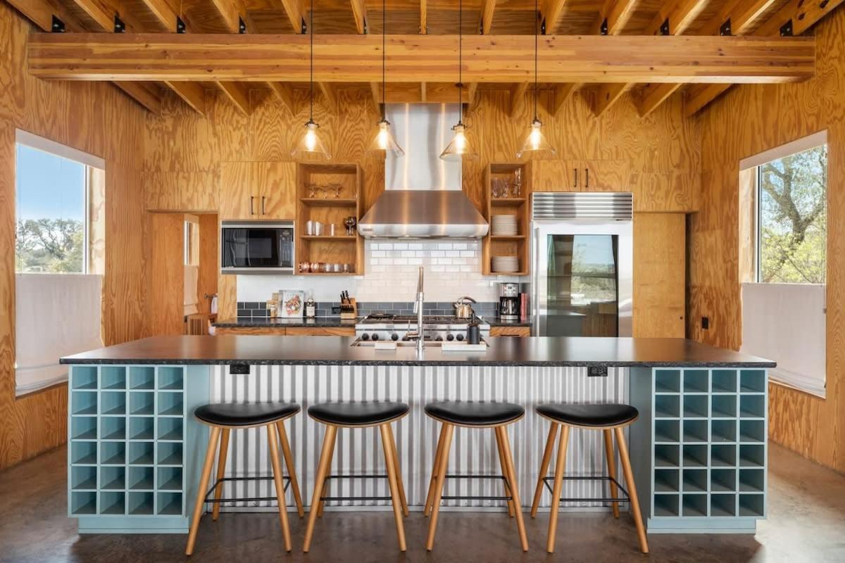 Lazo House - Riverfront With Overlooking Llano River Exterior photo