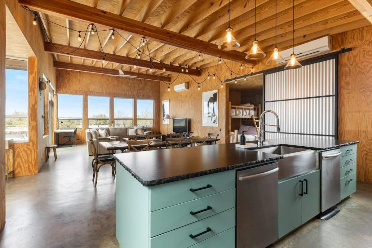 Lazo House - Riverfront With Overlooking Llano River Exterior photo