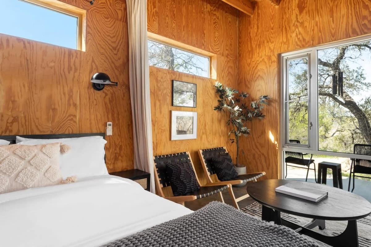 Lazo House - Riverfront With Overlooking Llano River Exterior photo