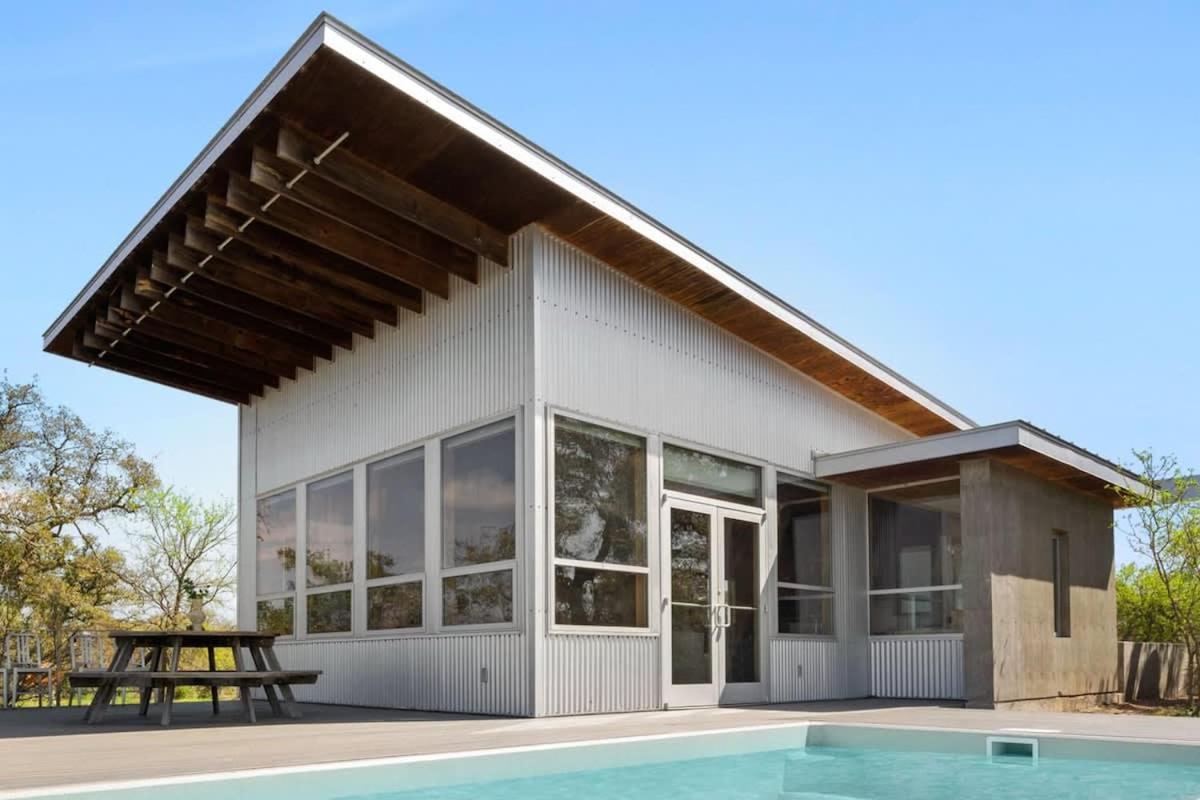 Lazo House - Riverfront With Overlooking Llano River Exterior photo