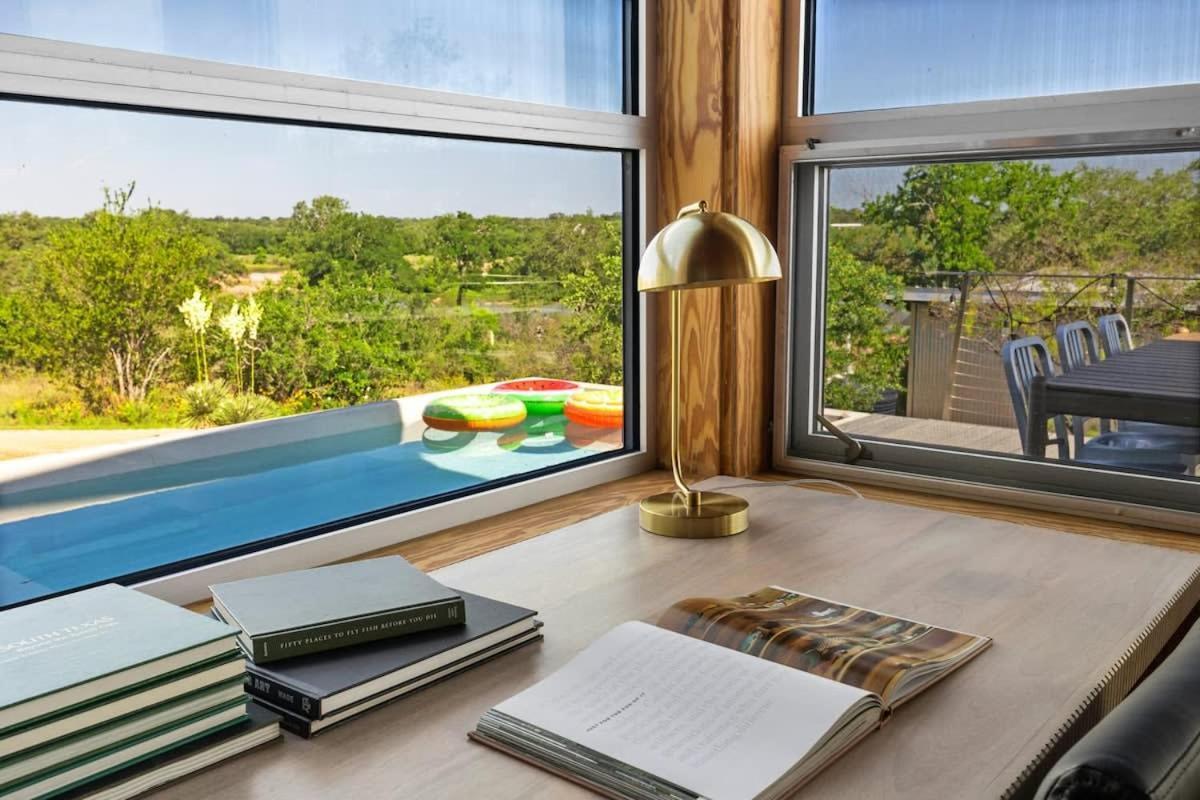 Lazo House - Riverfront With Overlooking Llano River Exterior photo